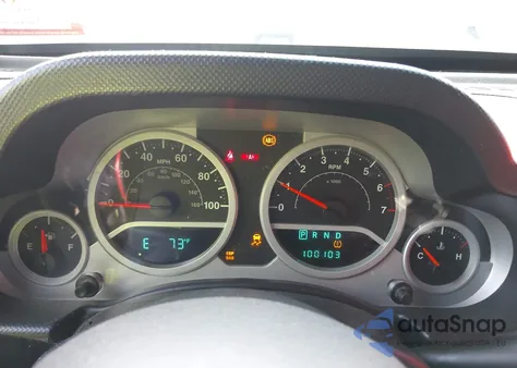 2010 Jeep Wrangler Unlimited Sport z USA, uszkodzony, nr VIN 1J4HB3H14AL106926